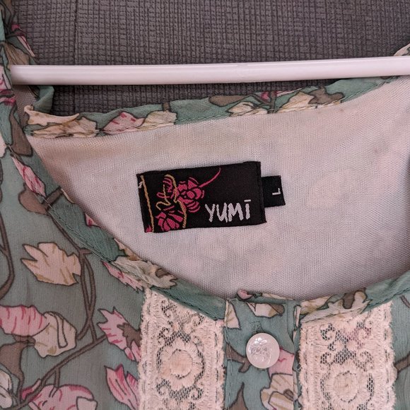 Shabby Chic Yumi Floral and Lace Mini Dress - Picture 12 of 13